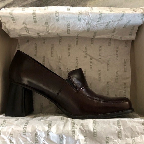 NWT FeetFirst Deep Maroon Italian Leather Pumps size 9b (39) - Picture 14 of 16